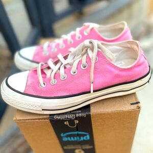 Converse women sneakers size 6.5